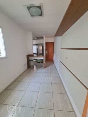 Image 32 - 827591