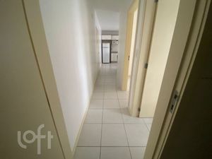 Image 9 - 827940