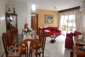 Image 11 - 828052