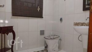 Image 9 - 828084
