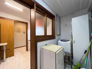 Image 9 - 828090
