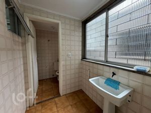 Image 9 - 828095