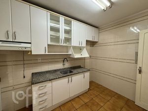 Image 8 - 828095