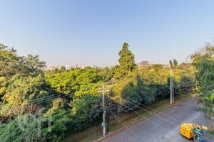 Image 12 - 828108