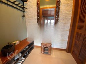 Image 5 - 828134
