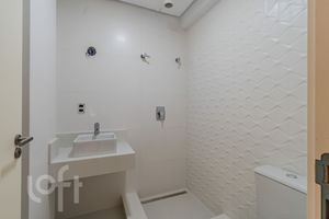 Image 19 - 828155