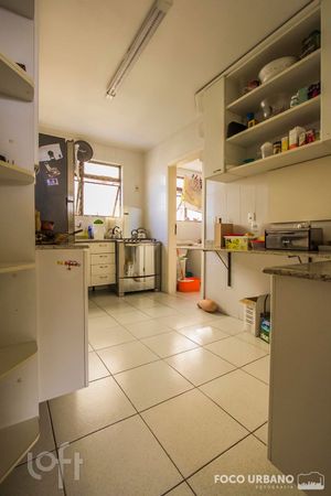 Image 12 - 828185