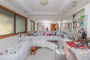 Image 31 - 828194