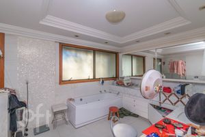 Image 30 - 828194