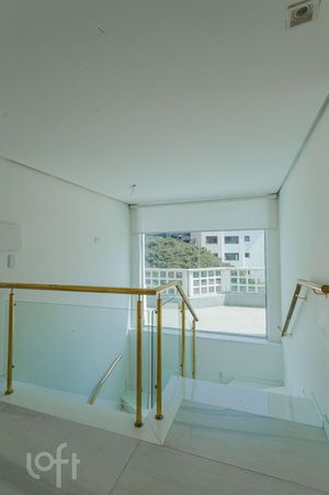 Image 59 - 828222
