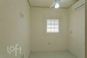Image 41 - 828222