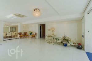 Image 9 - 828222