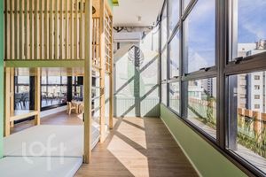Image 35 - 828226