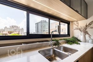 Image 7 - 828226