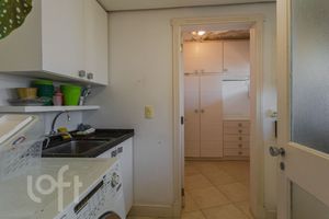 Image 15 - 828270