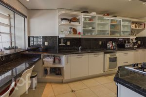 Image 13 - 828270
