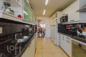 Image 14 - 828270