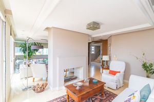 Image 8 - 828272