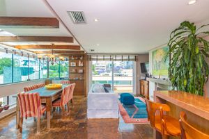 Image 14 - 828272
