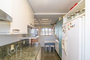 Image 26 - 828272
