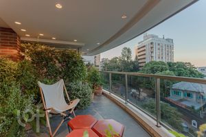 Image 10 - 828300