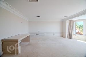 Image 32 - 828305
