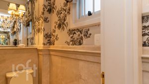Image 16 - 828305