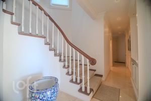 Image 66 - 828305