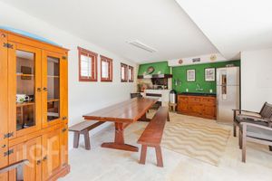 Image 3 - 828323