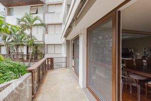 Image 7 - 828323