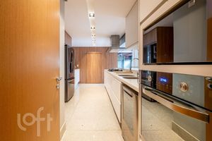 Image 24 - 828360