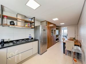 Image 11 - 828361
