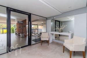 Image 33 - 828367
