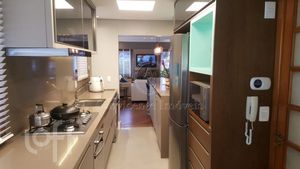 Image 10 - 828372