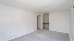 Image 4 - 828374