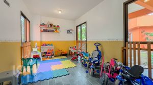 Image 33 - 828379