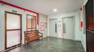Image 32 - 828379