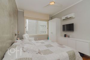 Image 16 - 828407