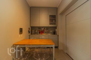 Image 14 - 828407