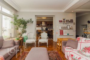 Image 7 - 828407