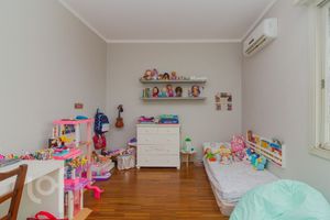 Image 23 - 828407