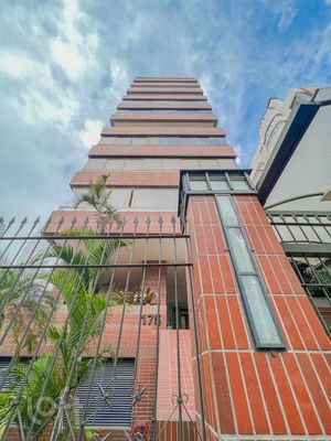 Image 10 - 828427