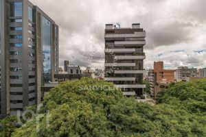 Image 21 - 828453