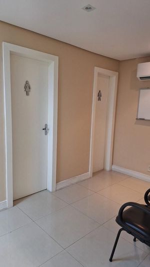 Image 8 - 828504