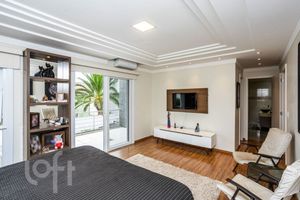 Image 33 - 828515