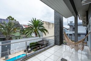 Image 38 - 828515
