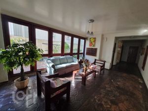 Image 21 - 828555