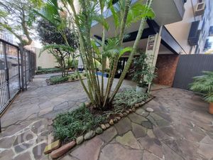 Image 30 - 828555