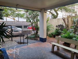 Image 25 - 828555