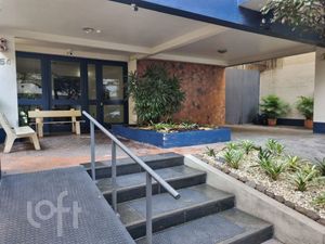 Image 33 - 828555